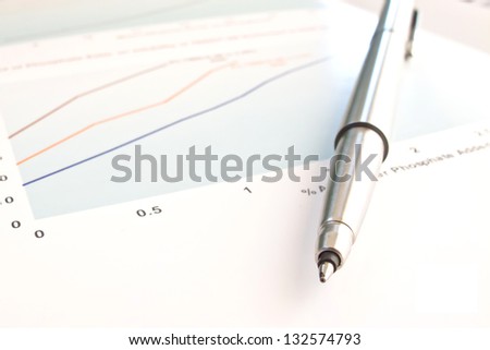Ball point pen and experiment data graph