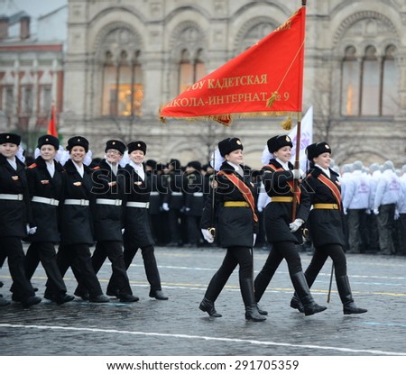 MOSCOW, RUSSIA - NOVEMBER 7, 2013: Teenagers of the Moscow cadet corps \