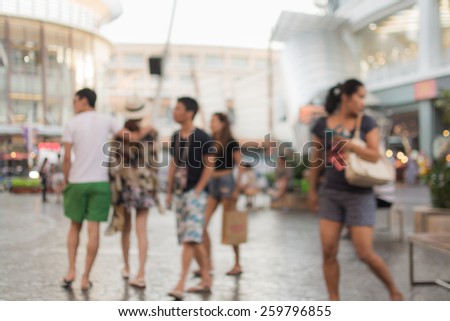 Abstract of blurred people walking in the shopping mall