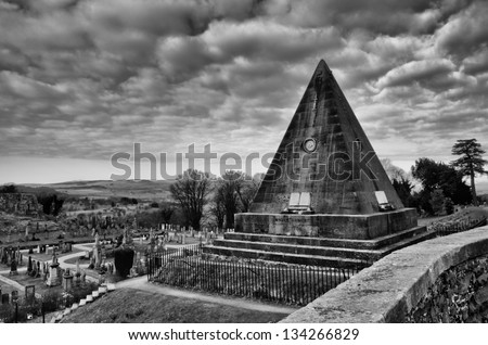 The Star Pyramid, Stirling