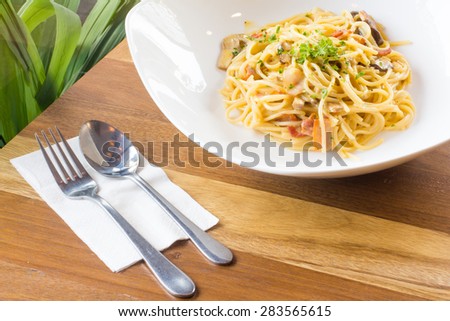 ready meal with spaghetti carbonara