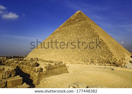 The Great Pyramid Of Giza, Built For The Fourth Dynasty Egyptian Pharaoh, Khufu Or Cheops, Cairo, Egypt.
