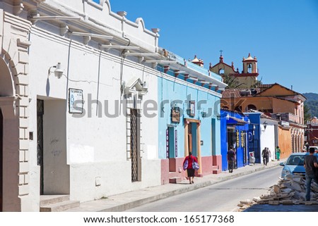SAN CRISTOBAL DE LAS CASAS, CHIAPAS, MEXICO - FEBRUARY 7, 2013: It is a town  located in the Mexican state of Chiapas. The city\'s center maintains its Spanish colonial layout and its architecture.