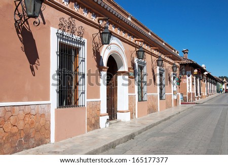 SAN CRISTOBAL DE LAS CASAS, CHIAPAS, MEXICO - FEBRUARY 7, 2013: It is a town  located in the Mexican state of Chiapas. The city\'s center maintains its Spanish colonial layout and its architecture.
