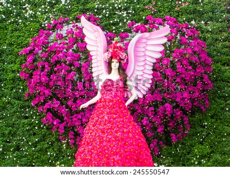 CHIANG RAI,THAILAND-JANUARY 4 : Model  with flower dress in Chiang rai flower festival on January 4,2015.This event will happen in winter time every year.