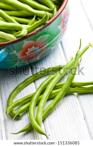 the green beans on kitchen table