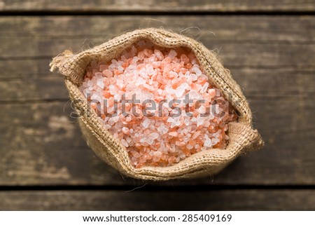 Himalayan salt in jute bag