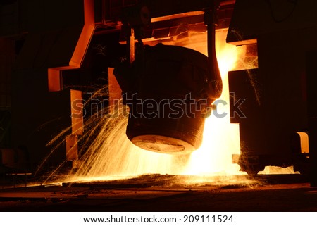 Dumping of the lens of the molten steel in steel furnace in steel plant