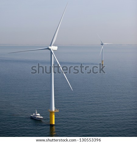 Offshore wind turbine maintenance