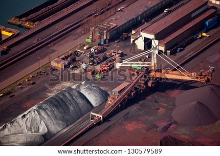 Dry bulk terminal