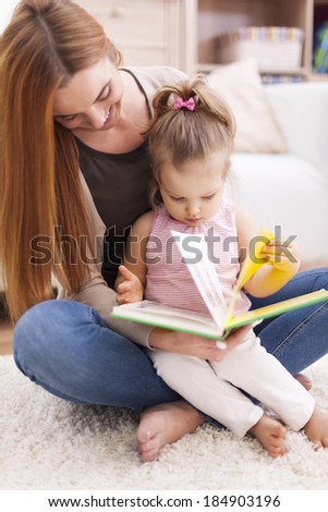 I love it when mom reads to me