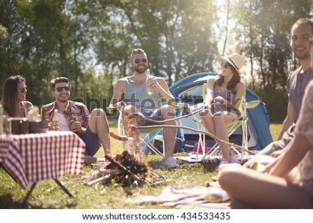 Party with friends at the campsite