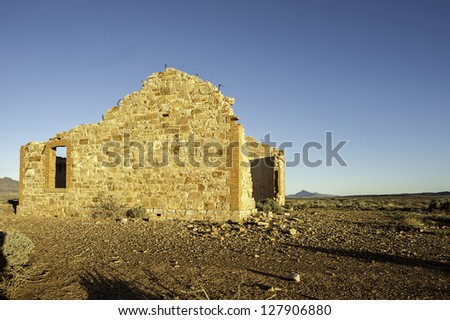 The ruins of an abandoned outback farm house in South Australia\'s Flinders Ranges