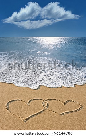 ith Seafoam And Wave, Kiss Shape Cloud In T
