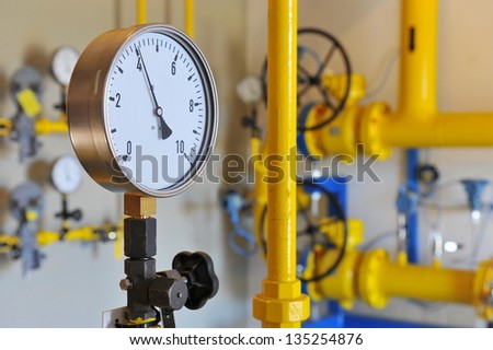 Transportation and measuring of natural gas and oil through pipes