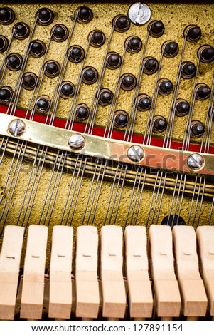 Piano Hammers, Strings and Tuning Pegs