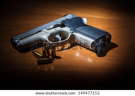 9mm hand gun with rounds