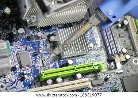 Solder and electronic Professional repair of a circuit printed board