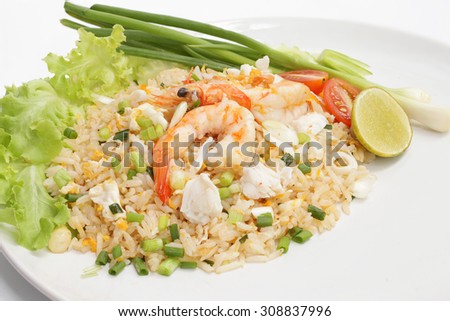 Fried rice with shrimp, Shrimp fried rice Popular food eaten at both lunch and dinner.\
Both children and adults eat tasty, not spicy.