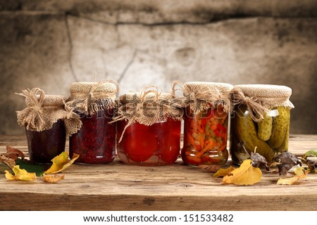 composition of jars od desk