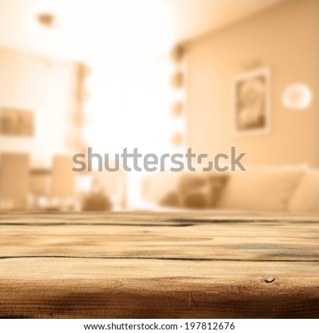 day light in room and desk of wood