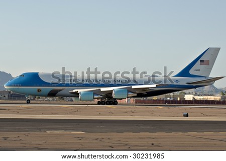 PHOENIX, AZ - MAY 13: President Barack Obama arrives in Air Force One at Phoenix Sky Harbor Airport on May 13, 2009 in Phoenix, AZ.