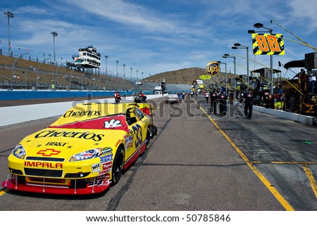 AVONDALE, AZ - APRIL 10: The #33 Cheerios car, driven by  Clint Bowyer, awaits the start of the Subway Fresh Fit 600 NASCAR Sprint Cup race on April 10, 2010 in Avondale, AZ.
