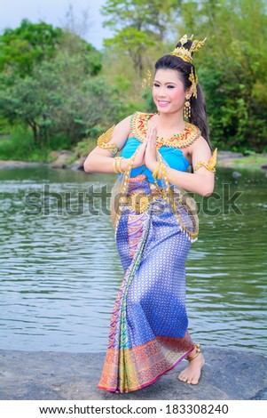 Thai women wearing Thai dress, identity culture of Thailand