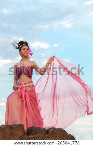THAILAND - February 2, 2013: The Dance of the actors to the tourists who come here to sam phan bok, a major tourist destination of the province of Ubon Ratchathani, Thailand.