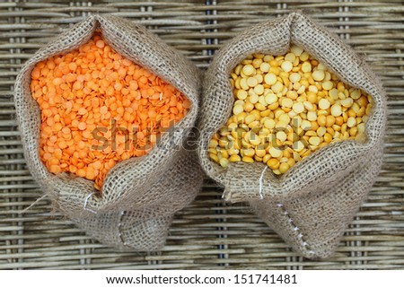 Selection of pulses in jute bags
