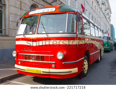 MOSCOW - SEPTEMBER 27 2014: LAZ-695 old bus on the Boulevard Ring