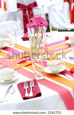 very cool and hip wedding table settings for a funky fresh young bride