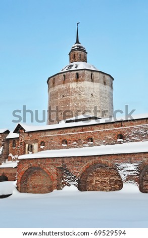 Inner wall with Belozerskaya tower of Kirillo-Belozersky monastery, Russia