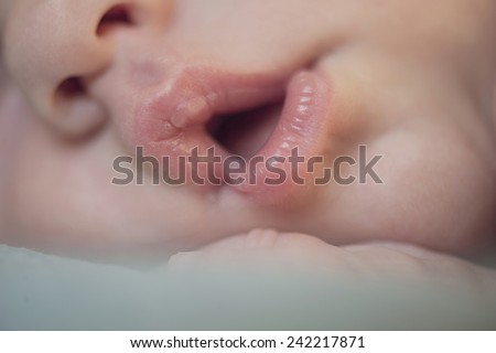 Open Mouth newborn - close portrait