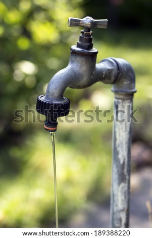 [Obrazek: stock-photo-old-garden-tap-leaking-water-189388220.jpg]