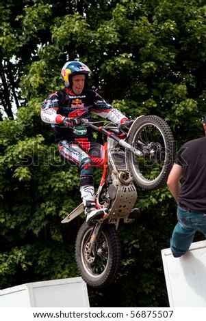 GOODWOOD, UK - JULY 1: dougie lampkin performing at Goodwood Festival of Speed on july, 1 2010 in Goodwood England