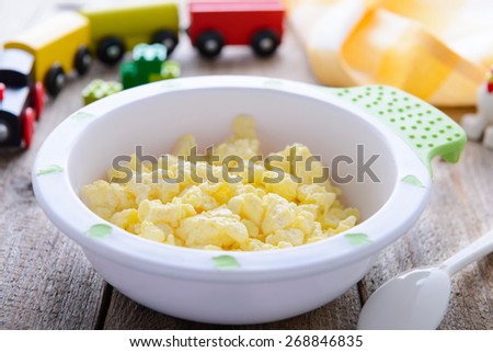 Scrambled eggs for children