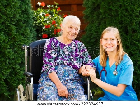 Happy patient and doctor at the twilight home.