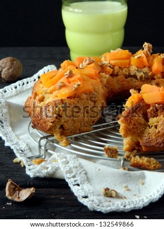 Pumpkin cake with nuts