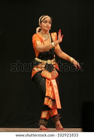 HYDERABAD,AP,INDIA-MAY 12: Shantha srikanth  performs Bharatanatyam dance in Nrithya Hela at ravindra bharati on May 12,2012 in Hyderabad,Ap,India.A popular classical dance form of Tamil Nadu,India.