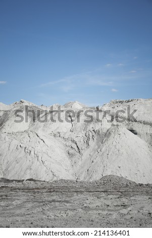 land piles a coal in a mine