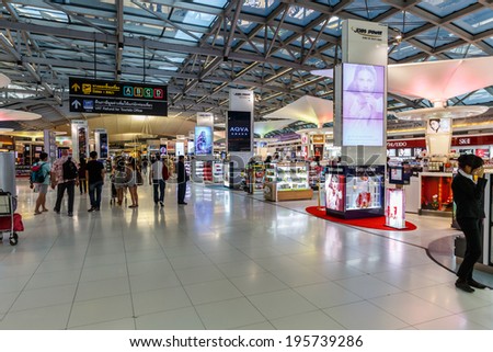 BANGKOK- MAY 4 : Duty free shop at Suvanaphumi Airport, Bangkok on May 4, 14. Suvarnabhumi airport is world\'s 4th largest single-building airport terminal.