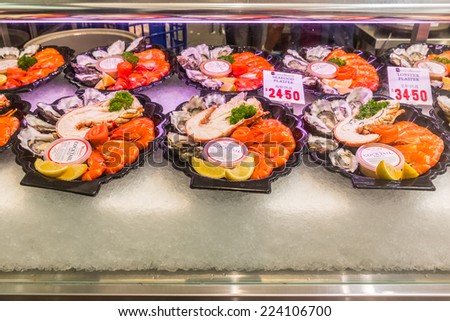 SYDNEY - MAY 16: Sea food display at Sydney Fish Market on May 16, 2014 in Sydney. It is the world\'s 3rd largest fish market, established in 1945 by the government and was privatized in 1994.