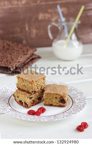 Biscuits with dried cherries