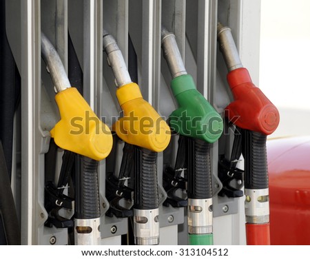 Fuel nozzle with hose