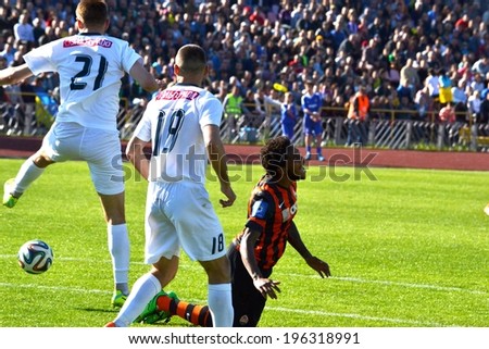 CHERKASSY, UKRAINE - MAY 7: Shakhtar players in action during the semifinal match of the Cup of Ukraine on football between FC Slavutich - FC Shakhtar Donetsk, 7 May 2014, Cherkassy, Ukraine