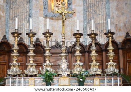 ROME - AUGUST 27, 2014: Details and the interior of the ancient Roman temple Pantheon, Rome, Italy
