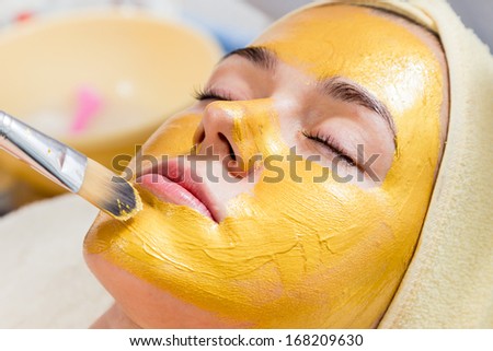 gold facial mask