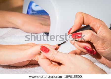 polish manicure treatment