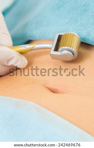 Injections for weight loss. Fat burning injections in the stomach. Cosmetic medical procedure. Injection treatment of obesity. The doctor makes the patient injections in the belly.